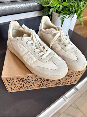 BACK70 70s Cream Sneakers Like New
